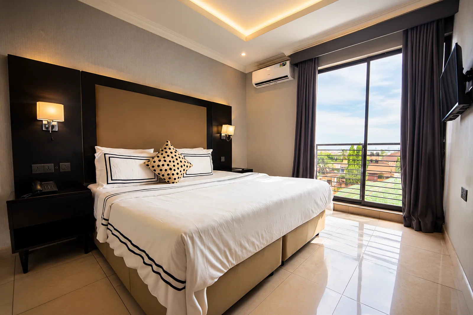 Diplomat Suite at Aga Woods